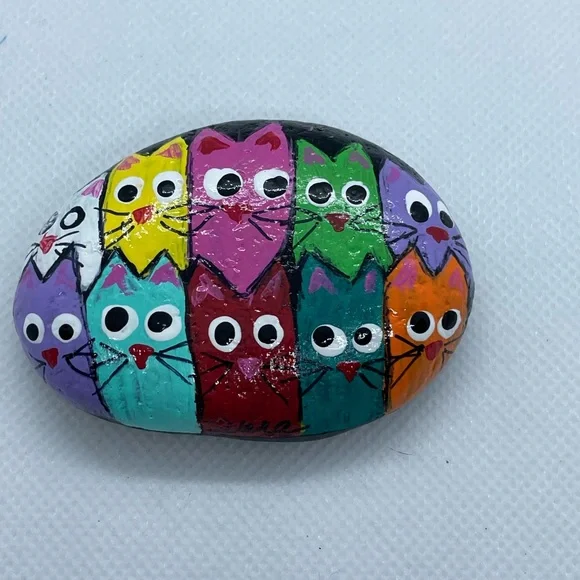 Hand crafted painted rock ten colorful rainbow cats on black rock pink red white - Picture 3 of 7
